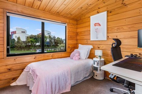 Photo of property in 29 James Cook Drive, Whitby, Porirua, 5024