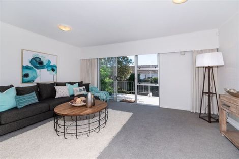 Photo of property in 2/7 Napoleon Avenue, Milford, Auckland, 0620