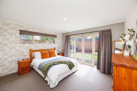 Photo of property in 19 Rothesay Place, Highbury, Palmerston North, 4412