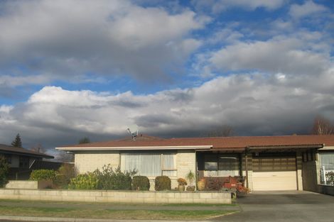 Photo of property in 2/303 Sylvan Road, Parkvale, Hastings, 4122