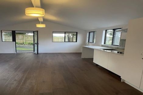 Photo of property in 33 Mahara Avenue, Birkenhead, Auckland, 0626