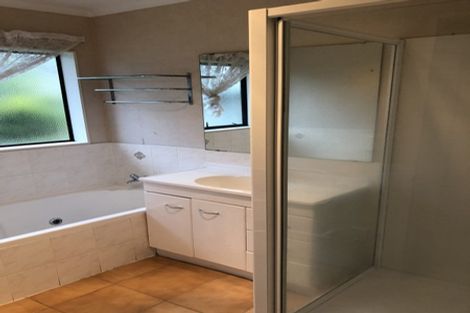 Photo of property in 25 Medvale Avenue, Flat Bush, Auckland, 2019