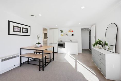 Photo of property in 5 Liston Crescent, Cockle Bay, Auckland, 2014