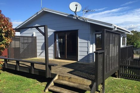 Photo of property in 1/202 Te Atatu Road, Te Atatu South, Auckland, 0610