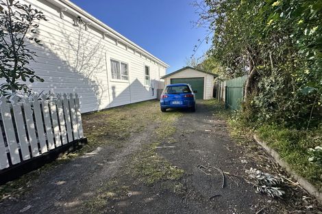 Photo of property in 17 Caius Avenue, Gonville, Whanganui, 4501