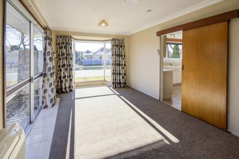 Photo of property in 19 Broadfell Avenue, Avonhead, Christchurch, 8042