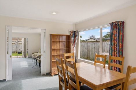 Photo of property in 74 Guildford Drive, Paraparaumu, 5032
