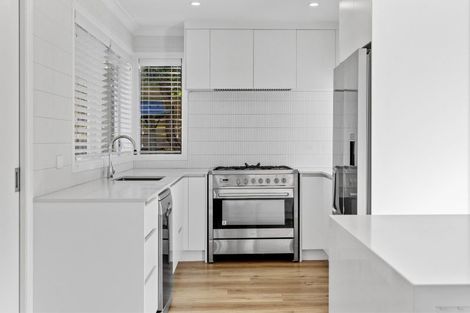 Photo of property in 73 Kurupae Road, Hilltop, Taupo, 3330