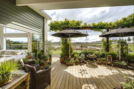 Photo of property in 19 Aparima Place, Awatoto, Napier, 4110