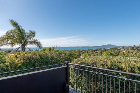Photo of property in 19 Aberdeen Road, Castor Bay, Auckland, 0620