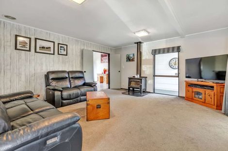 Photo of property in 26 Aquarius Drive, Kawaha Point, Rotorua, 3010