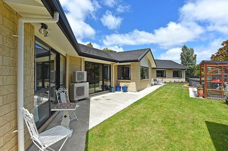 Photo of property in 33 Kahikatea Lane, Brown Owl, Upper Hutt, 5018
