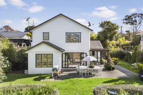 Photo of property in 33 Roland Road, Greenhithe, Auckland, 0632