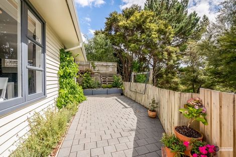 Photo of property in 38 Holborn Drive, Stokes Valley, Lower Hutt, 5019