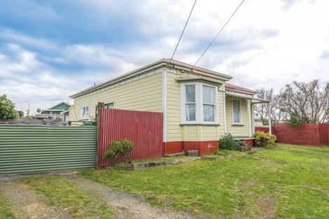Photo of property in 4 Ashton Terrace, Castlecliff, Whanganui, 4501