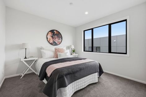 Photo of property in 23b Sorrel Crescent, Bucklands Beach, Auckland, 2012