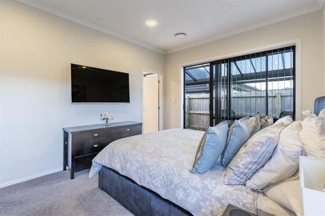 Photo of property in 15 Van Rixel Drive, Kumeu, 0810