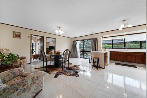 Photo of property in 11 Jessika Place, Conifer Grove, Takanini, 2112