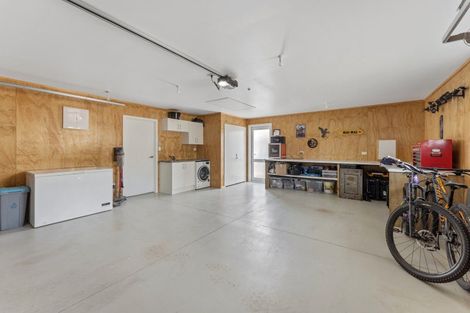 Photo of property in 82 Willoughby Street, Halcombe, 4779