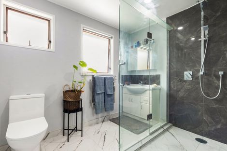 Photo of property in 6 Waari Avenue, Sunnyvale, Auckland, 0612