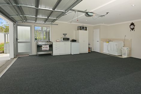 Photo of property in 16a Cedar Heights Avenue, Massey, Auckland, 0614