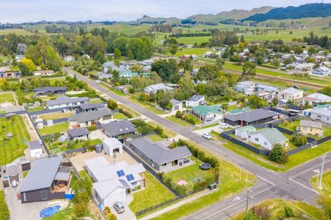 Photo of property in 13 Bell Street, Otane, 4202