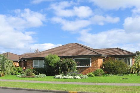 Photo of property in 30 Suncrest Drive, West Harbour, Auckland, 0618