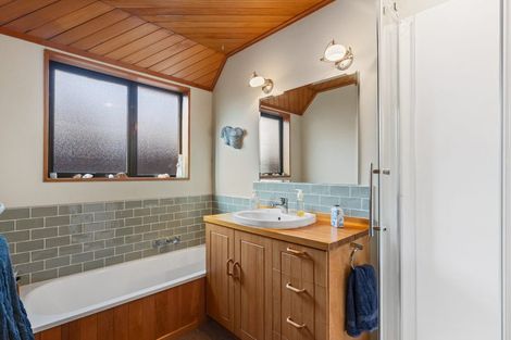 Photo of property in 2/4 Herbs Place, Cashmere, Christchurch, 8022