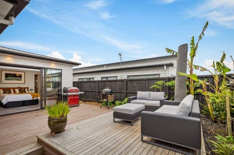 Photo of property in 29 Lumbarda Drive, Kumeu, 0810