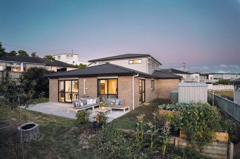 Photo of property in 76 Maire Road, Orewa, 0931