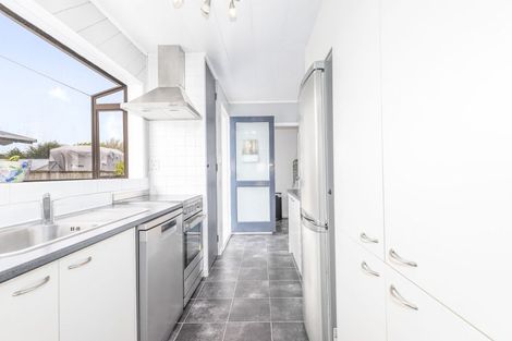 Photo of property in 40 Walton Road, Paraparaumu Beach, Paraparaumu, 5032