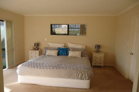 Photo of property in 6 Chelmsley Avenue, Henderson, Auckland, 0612