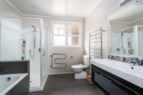 Photo of property in 6 Kohatu Parade, Wharewaka, Taupo, 3330