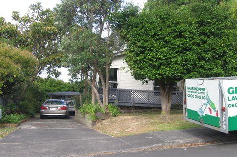 Photo of property in 4 Wanita Place, Totara Vale, Auckland, 0629