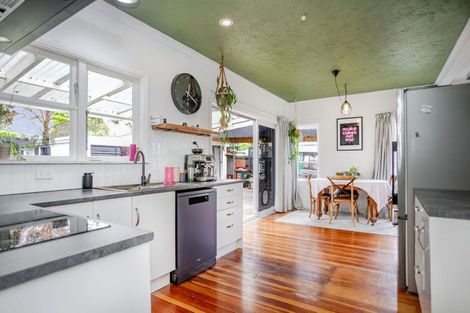 Photo of property in 38 Queen Street, Dannevirke, 4930