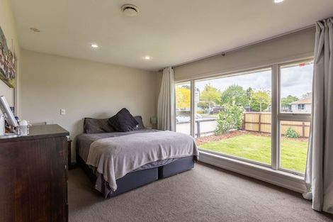 Photo of property in 308 Main North Road, Redwood, Christchurch, 8051