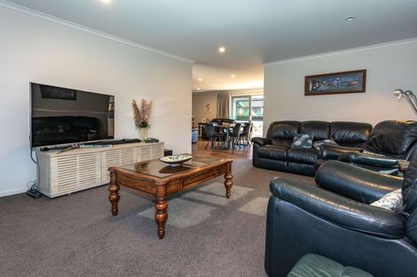 Photo of property in 13 Victoria Street, Coromandel, 3506