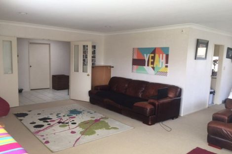 Photo of property in 125 Golfland Drive, Golflands, Auckland, 2013