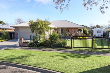 Photo of property in 19 Edgewater Grove, Whakatane, 3120