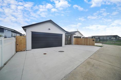 Photo of property in 42 Holcroft Street, Papakura, 2110