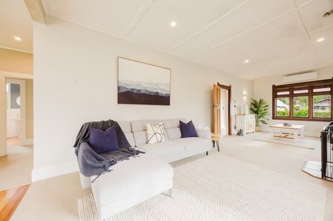 Photo of property in 14 Francis Drake Street, Waipukurau, 4200