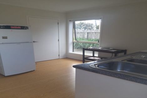 Photo of property in 1409 Whangaparaoa Road, Army Bay, Whangaparaoa, 0930