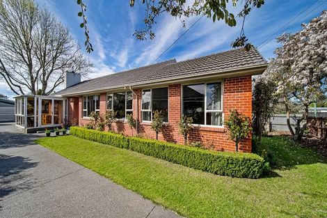 Photo of property in 32 Coniston Avenue, Ilam, Christchurch, 8041