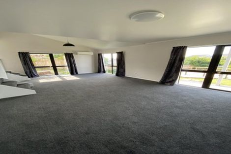 Photo of property in 2/16 Ebony Place, Massey, Auckland, 0614