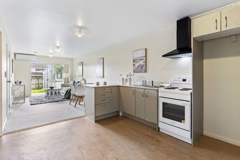 Photo of property in 1/242 Great North Road, Henderson, Auckland, 0612