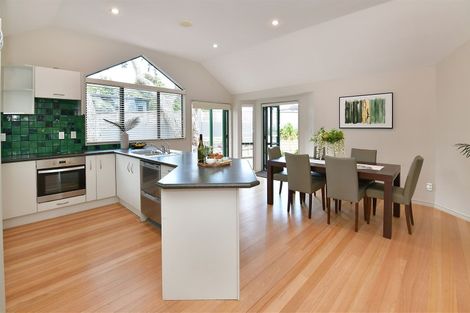 Photo of property in 108 Stanmore Bay Road, Stanmore Bay, Whangaparaoa, 0932