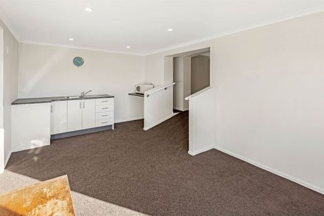 Photo of property in 3 Terrance Grove, Paparangi, Wellington, 6037