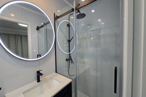 Photo of property in 63 Carlisle Road, Torbay, Auckland, 0630