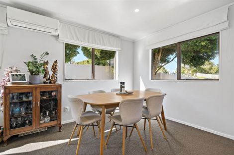 Photo of property in 1/80 Kervil Avenue, Te Atatu Peninsula, Auckland, 0610