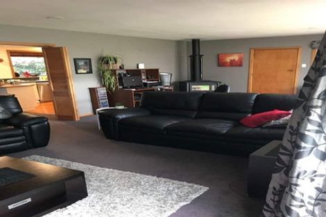 Photo of property in 22 Liverton Crescent, Bishopdale, Christchurch, 8053